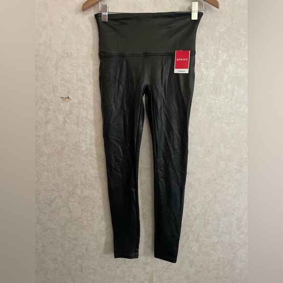 Spanx women’s large black leggings NWT - Picture 2 of 6